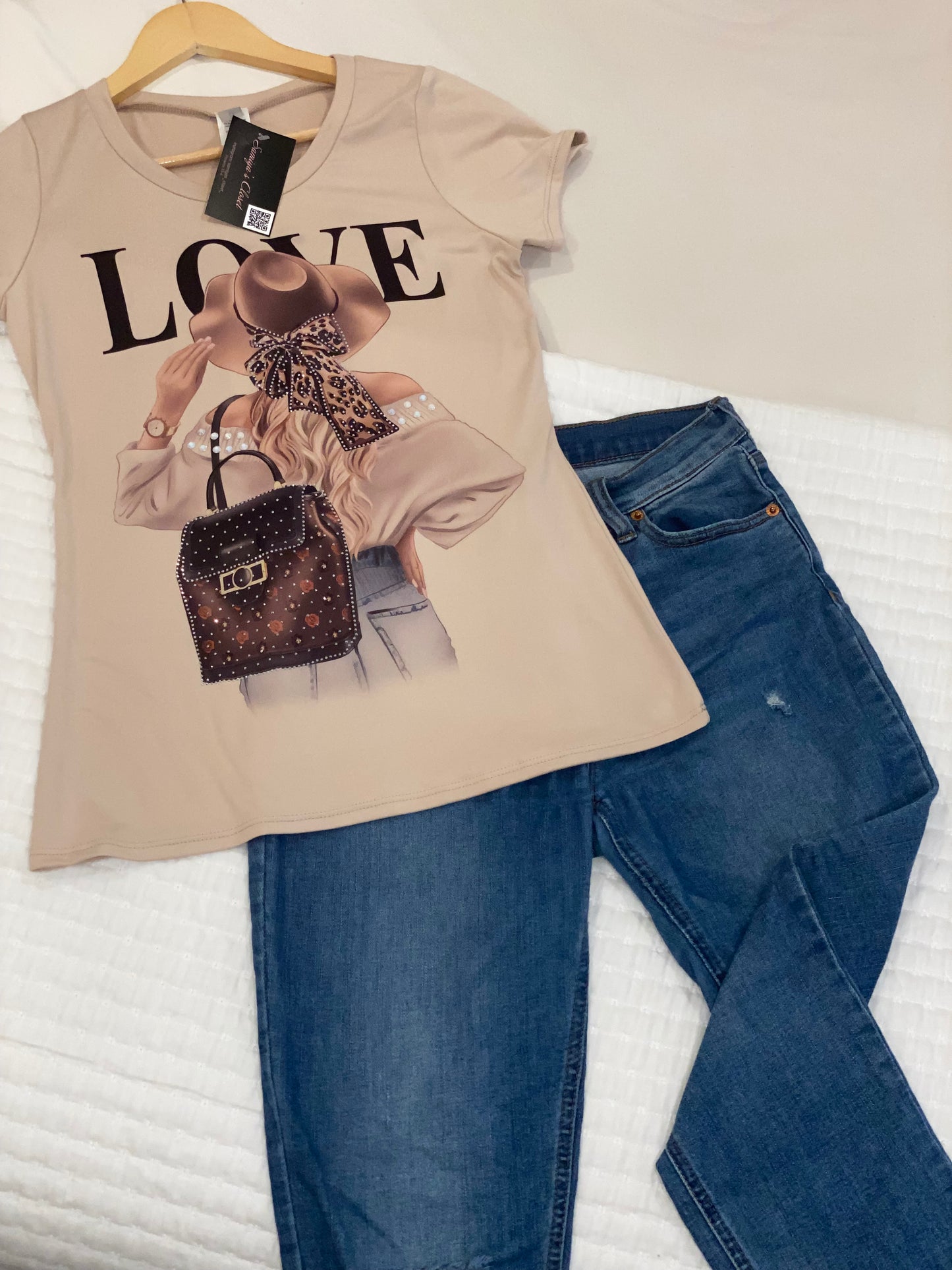 LOVE FASHION TEE